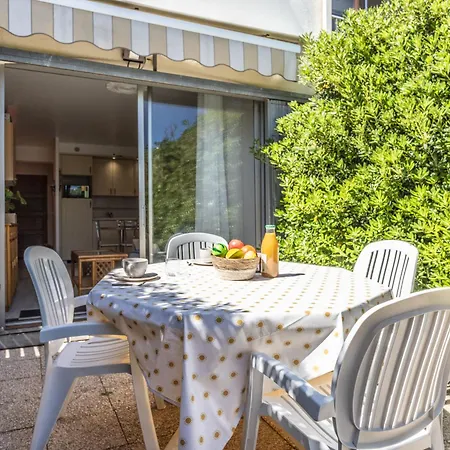 De La Plage-4 By Interhome * אגדה